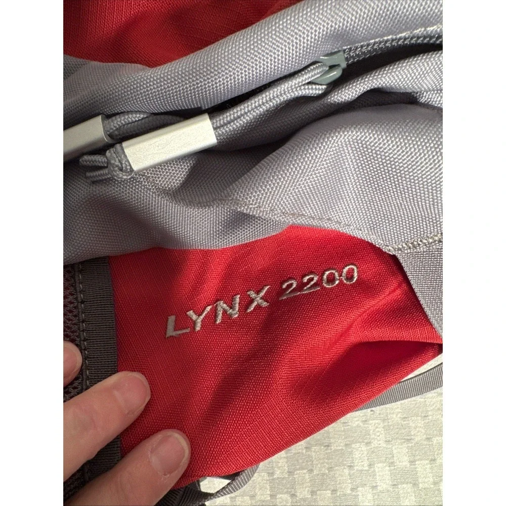 Kelty Lynx 2200 ST Red Gray Daypack Backpack 36 Liter Capacity